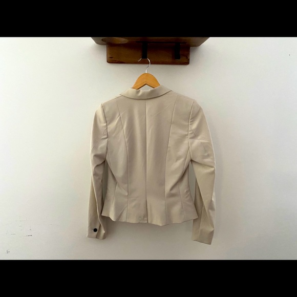 Crop Pearl Blazer - Picture 5 of 6